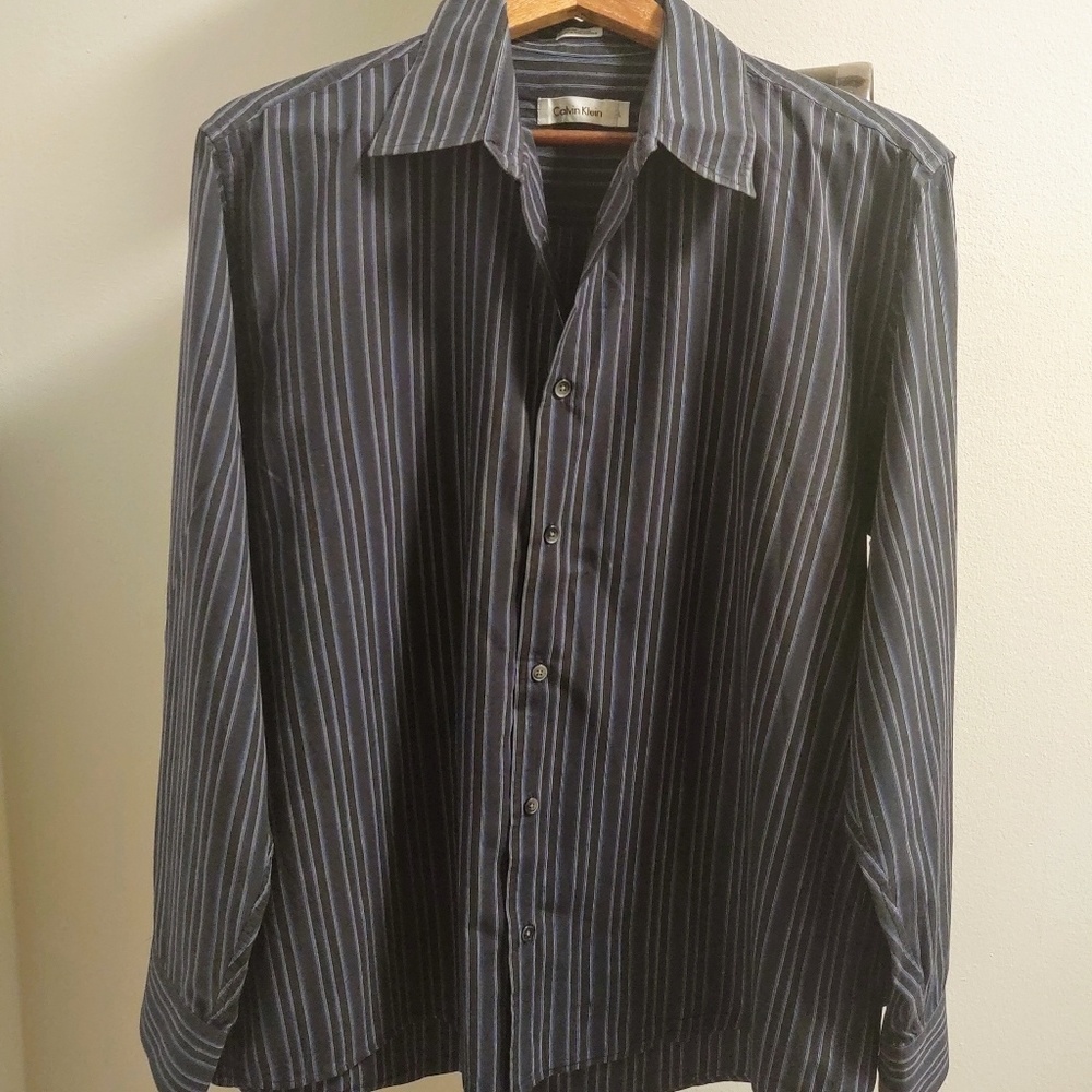 Calvin Klein dress shirt w/ stripes